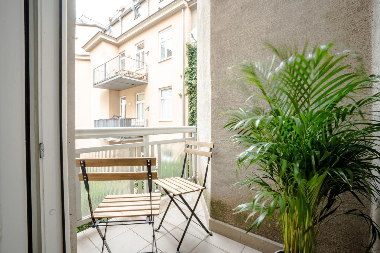 Modern And Lovely Apartment Next To Subway Station Wenen Buitenkant foto