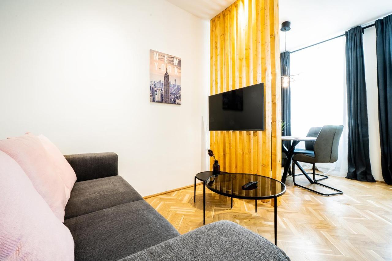 Modern And Lovely Apartment Next To Subway Station Wenen Buitenkant foto