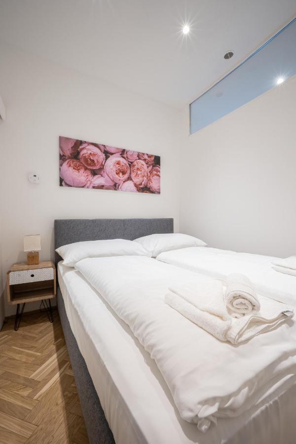 Modern And Lovely Apartment Next To Subway Station Wenen Buitenkant foto