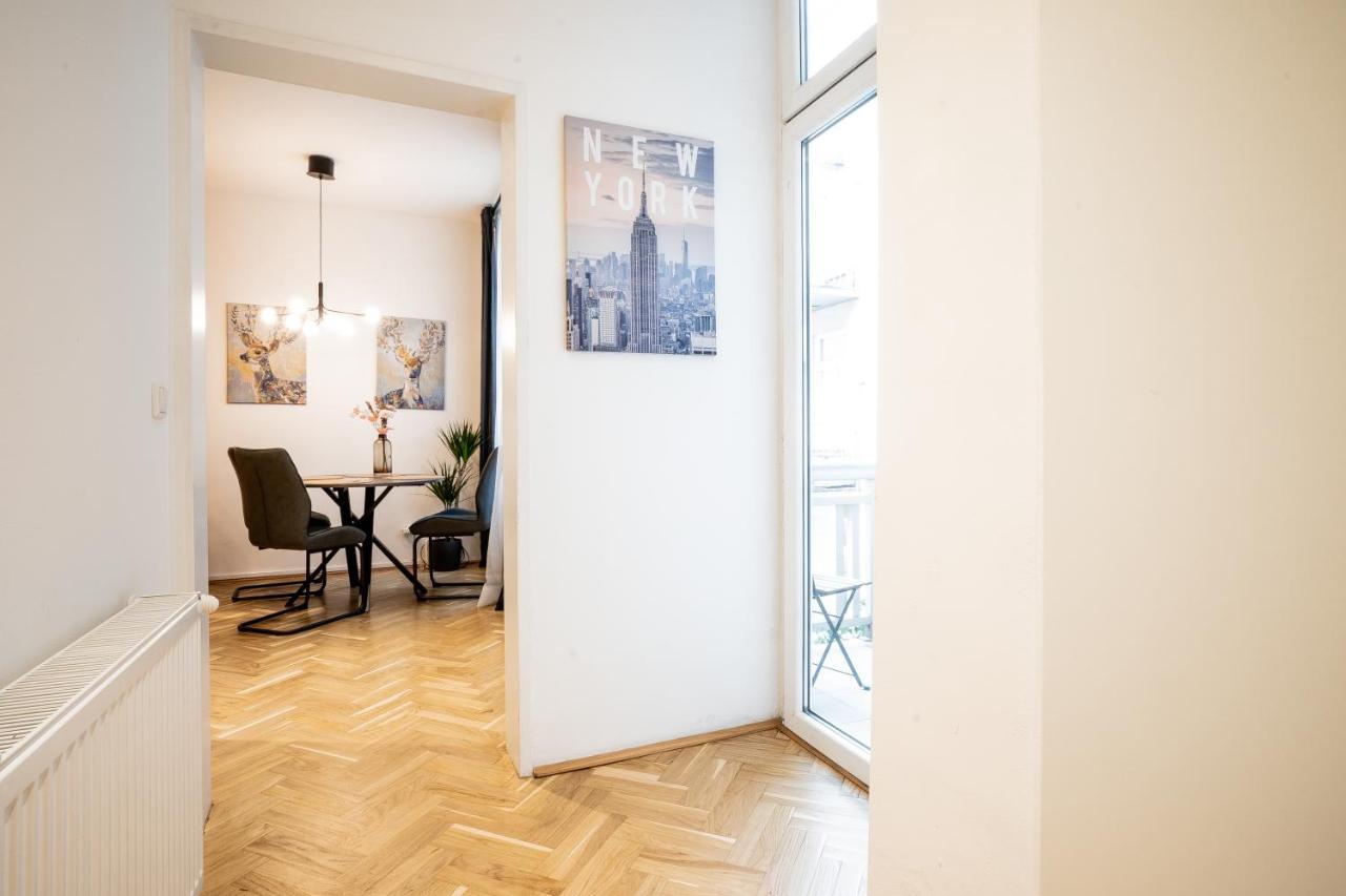 Modern And Lovely Apartment Next To Subway Station Wenen Buitenkant foto