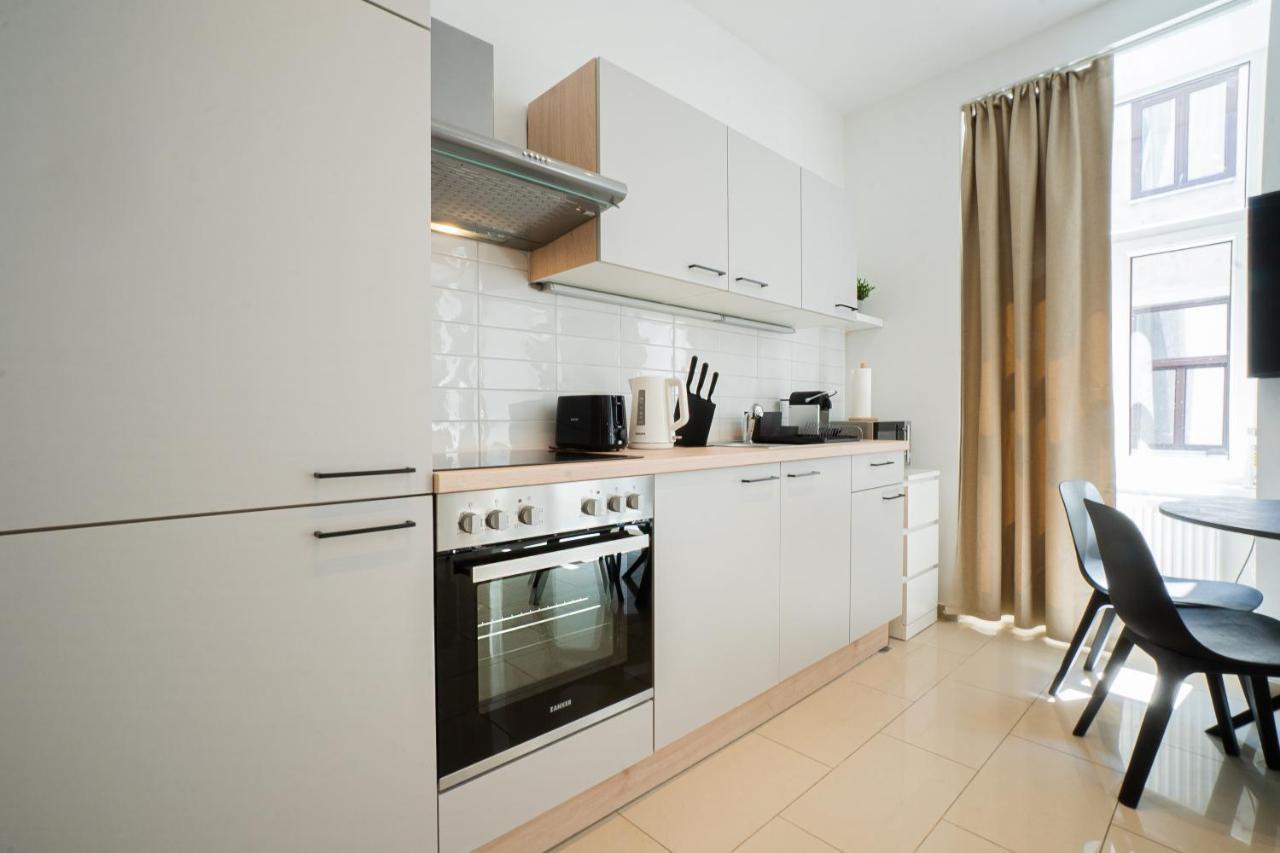 Modern And Lovely Apartment Next To Subway Station Wenen Buitenkant foto