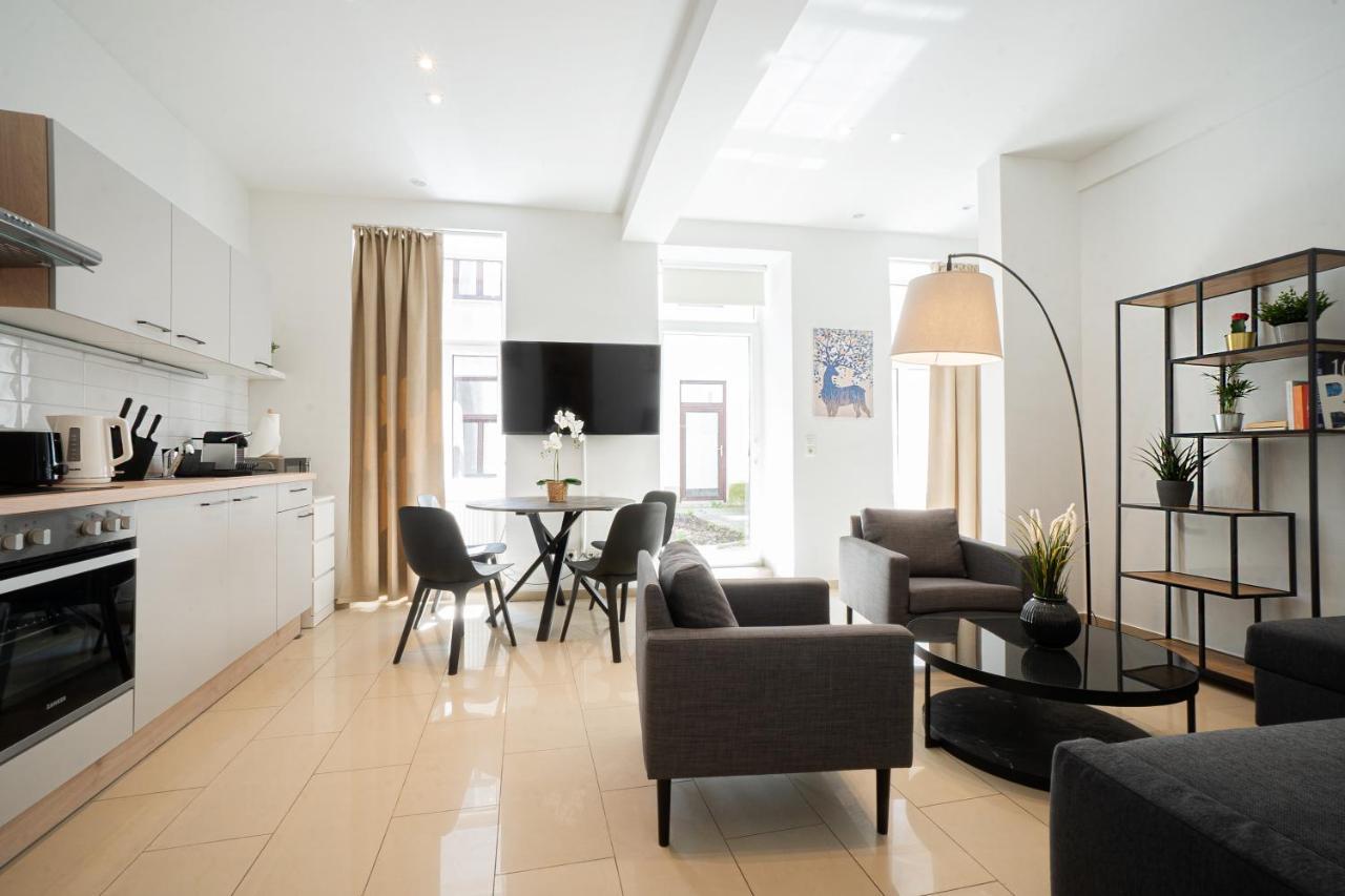 Modern And Lovely Apartment Next To Subway Station Wenen Buitenkant foto