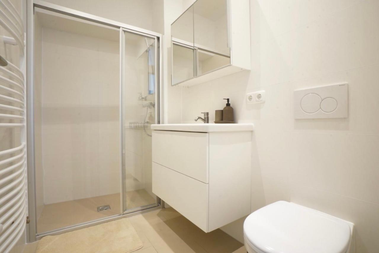 Modern And Lovely Apartment Next To Subway Station Wenen Buitenkant foto
